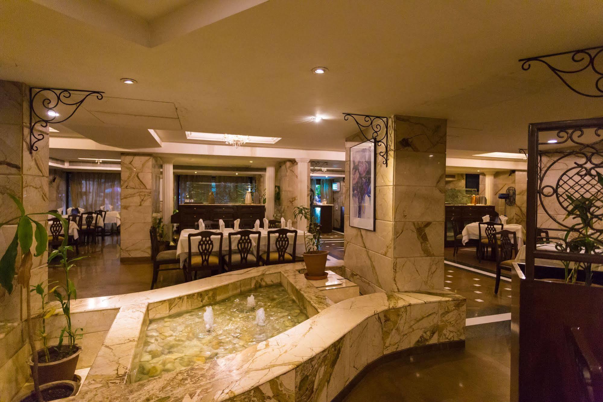 Hotel Thane 3*