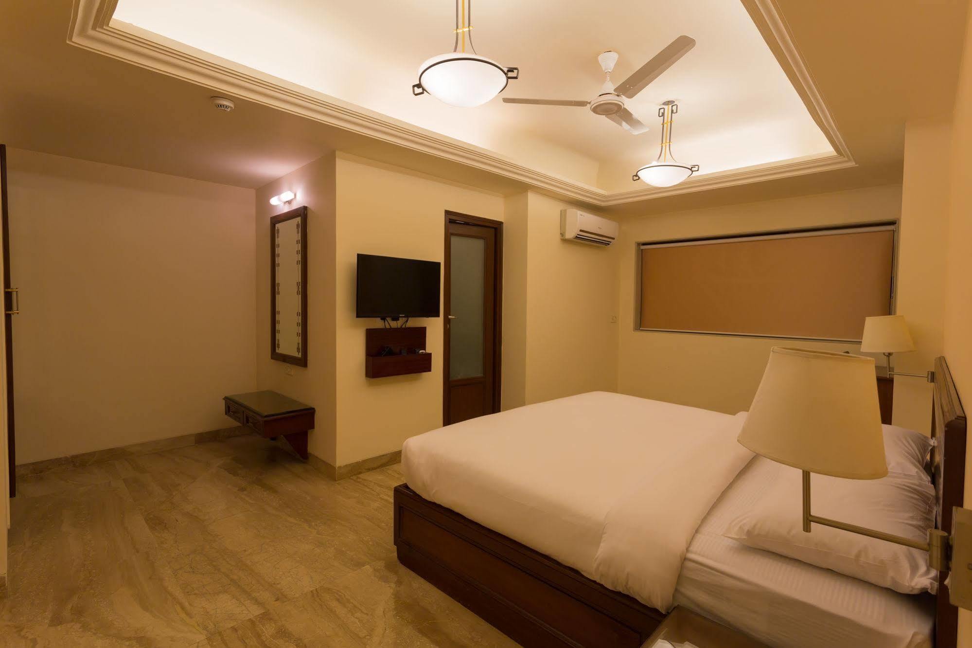Thane Hotel 3*